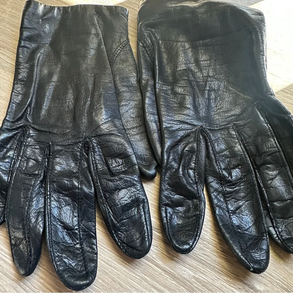 Vintage Fownes Black Leather Gloves
